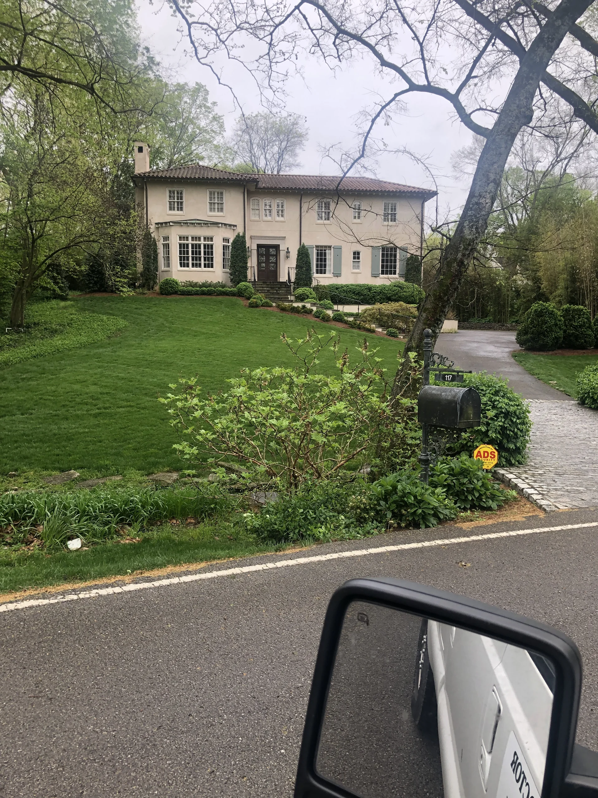 Pretty fescue yard in Belle Meade Nashville TN treated by Mr. Lawn Care